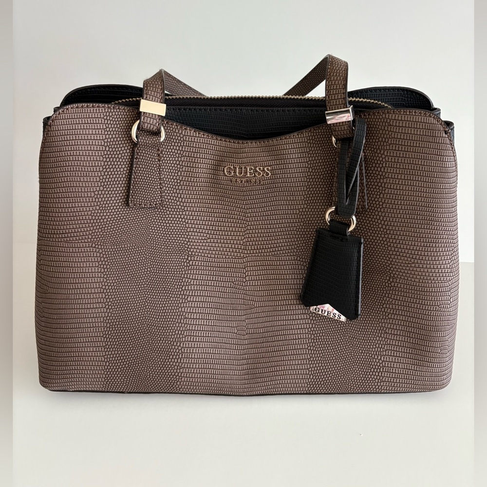Guess Lyndi Large Girlfriend Satchel